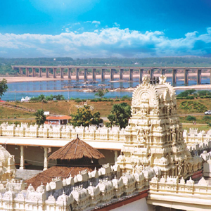 Beach Destination Coach Travel - Coastal Tour Bus